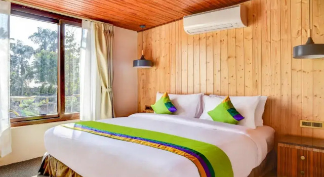 Номер Premium Treebo Premium Blue Mountain Resort with Swimming Pool