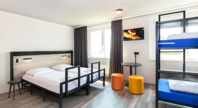 Standart aile oda A&O Berlin Hauptbahnhof