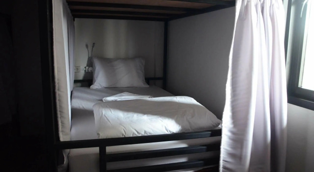 Кровать в общем номере Best Stay Hostel At Lanta