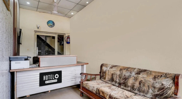Saver Double Hotel O Sec 58 Hotel Alpha