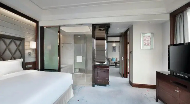 Люкс Crowne Plaza Nanchang Riverside by IHG