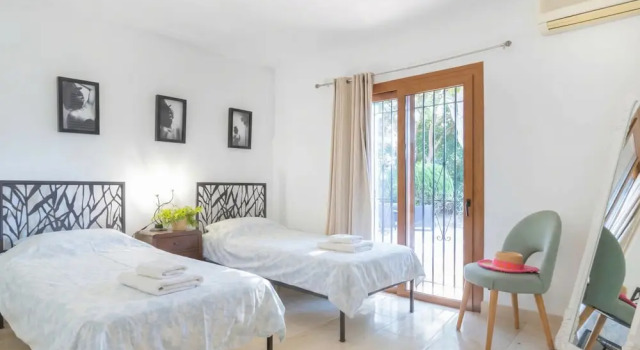 Вилла Villa Calahonda 700m From Beach With Pool