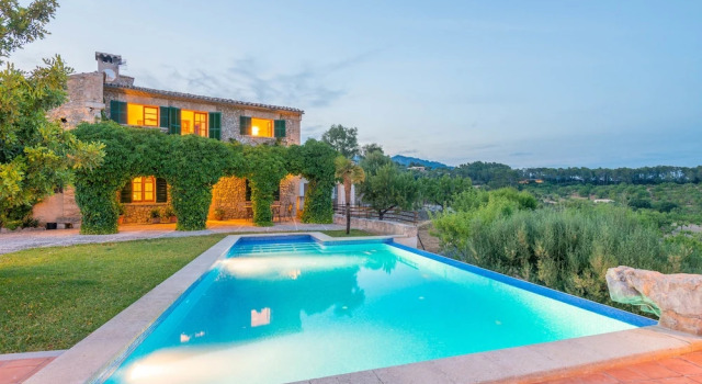 Ausella, Book Hotel Selva 