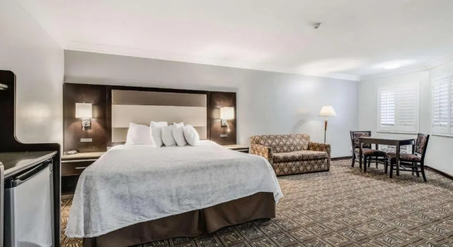 Sviitti Rodeway Inn Temecula