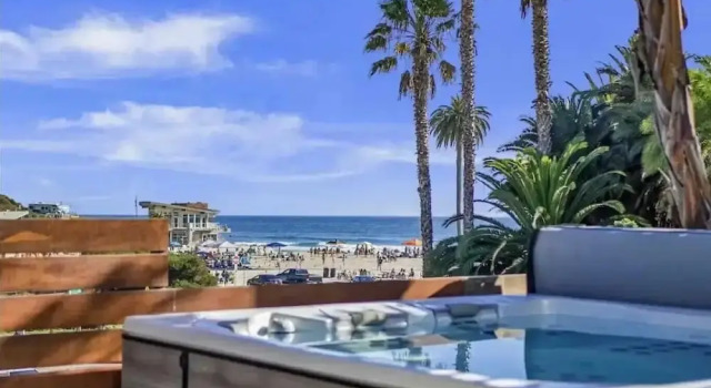 Коттедж Steps to Beach+shops, Oceanview, Hot Tub+firepit Moonlight Modern by Avantstay
