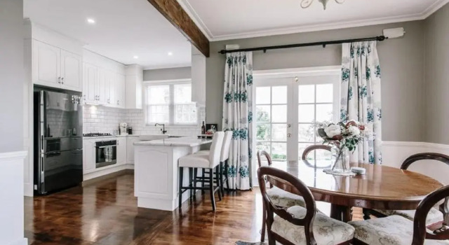 Byrne House - Modern-rustic Fireplace Wi-fi, Book Vacation Home Mount Gambier 