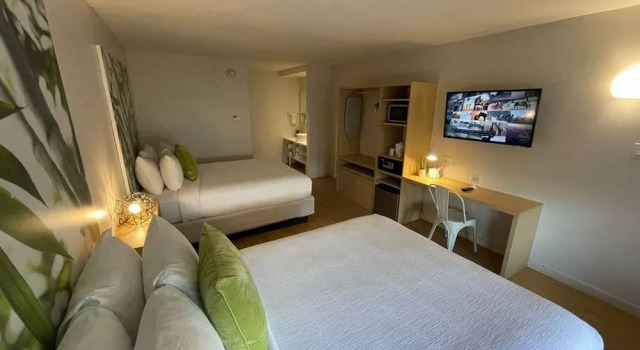 Newly Renovated Room in Cozy Hotel Near Disney, Varaa Hotelli Hotellit Kissimmee pysäköinnillä, Pysäköinti