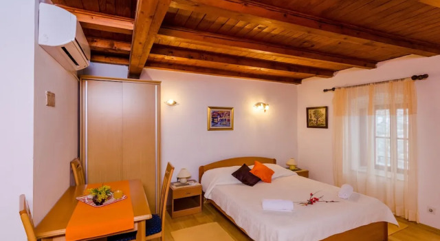 11 Stars Apartments