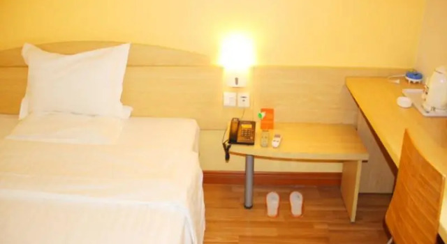 Номер Standard 7 Days Inn Wuhan Fujiapo Meiyuan Community Subway Station Branch