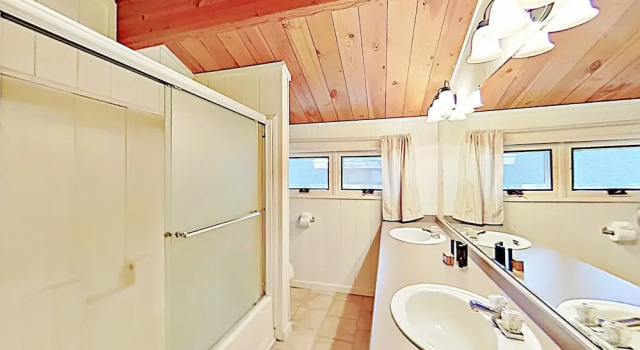 Large S. Lake Tahoe  W/ Hot Tub 6 Bedroom Home