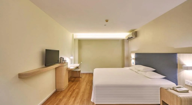 Hanting Express Beijing Pan Jia Yuan Bridge East, Book Hotel Hoteller i Beijing Province med parkering, Parkering