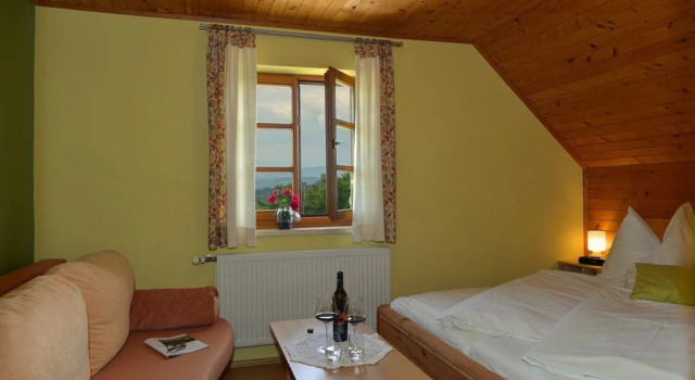 Weinbau und Gästezimmer ADAM Amandus und Carmen, Prenota Hotel Hotel e alloggi a Wildon, Hotel