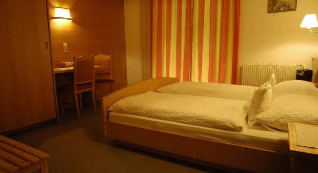 Haus Acherkogel, Rezerwuj Hotel Umhausen 