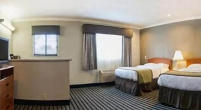 Четырёхместный номер Standard Hotel Parmani Near Stanford University
