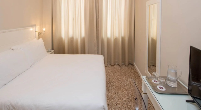 Отель IH Hotels Venezia Salute Palace, Забронировать Отель Бизнес-отели Венеции, рядом с Церковь Святого Георгия Великого, 4* 5*