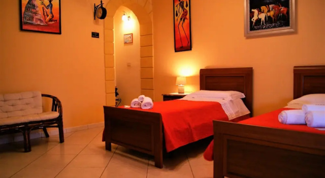 Четырёхместный семейный номер Standard с балконом B&B Oleaster - Bolognetta