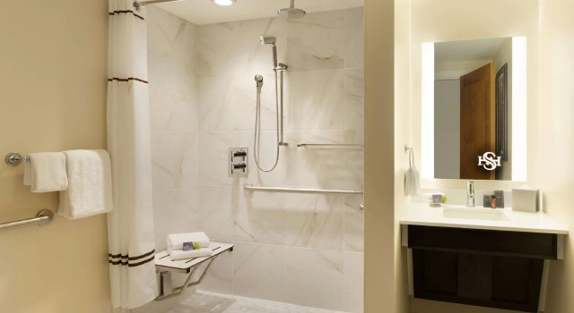 Двухместный номер Deluxe Hotel Saranac, Curio Collection By Hilton
