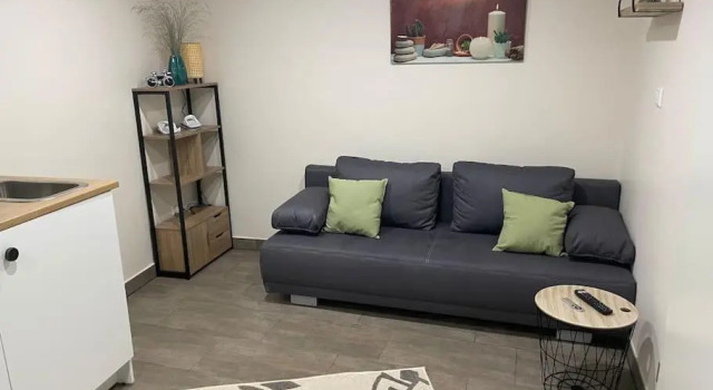 Studio situé aux abords de la forêt avec parking, Rezervați Hotel Differdange 