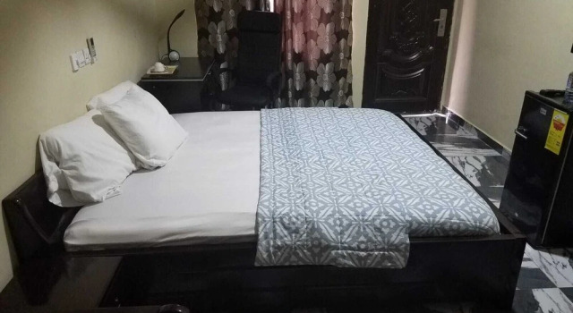 Bright Hotel & Suites, Rezerwuj Hotel Hotele 3-gwiazdkowe w Koforidua, 3*