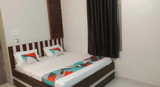 OYO 93387 Hotel Swarna Palace, Rezervovat Hotel Patna Bangalore
