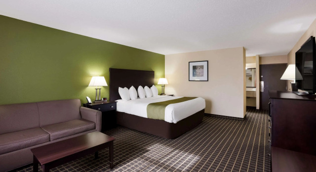 Двухместный номер Standard Quality Inn & Suites Big Rapids near University