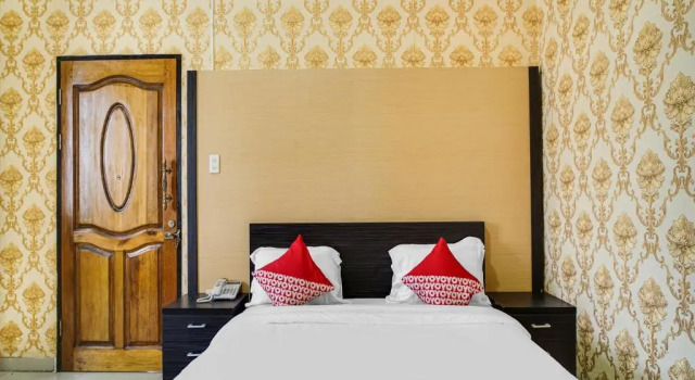 Люкс Capital O 540 Esther Hotel