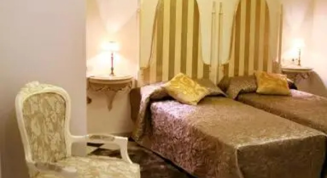 Hostal Mesón Castilla, Забронировать Отель Сигуэнса Guadalajara Province