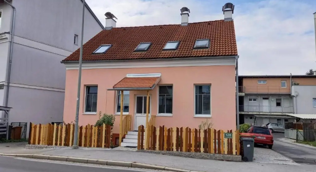 Ferienwohnung Christa (Adults Only), Book Hotel Liebenau Graz