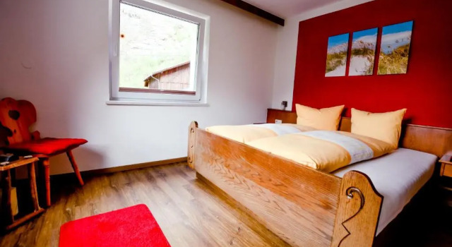Ferienhaus Schmid, Rezerwuj Hotel Hotele w Tyrol z parkingiem, Parking
