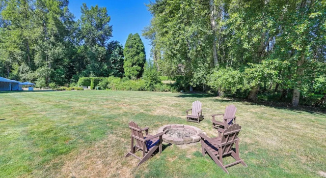 Historic Auburn House on 37 Acres w/ Private Lake!, Book Hotel Auburn Washington (state)