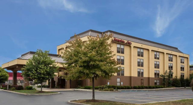 Кровать в общем номере Hampton Inn Toledo-South/Maumee