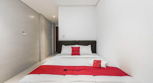 Номер Deluxe RedDoorz @ Padangsambian Denpasar