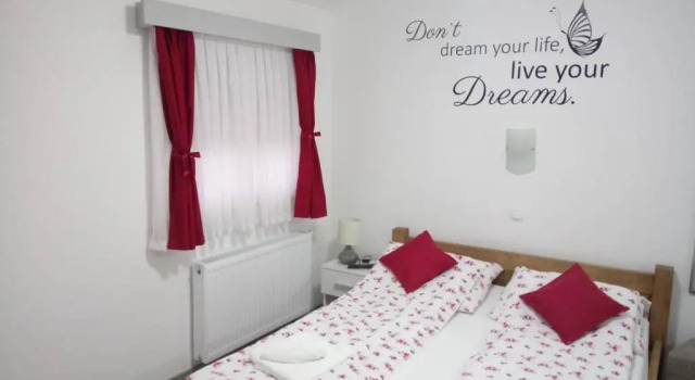 Номер Deluxe RESTORAN PRENOĆIŠTE CROATIA TURIST