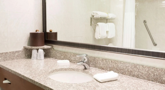 Люкс с 2 комнатами Drury Inn & Suites Birmingham Lakeshore Drive