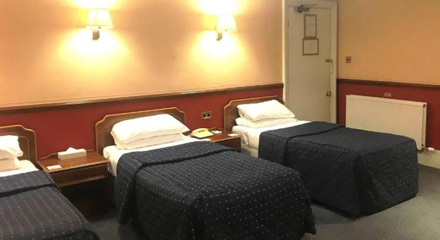 Трёхместный номер Standard Cairn Hotel