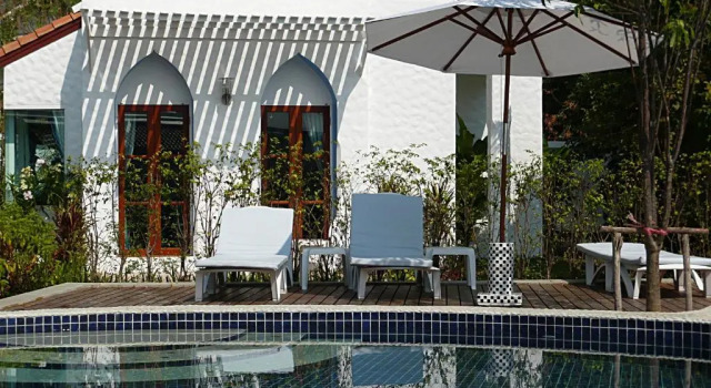 Студия Baan Montra Beach Resort