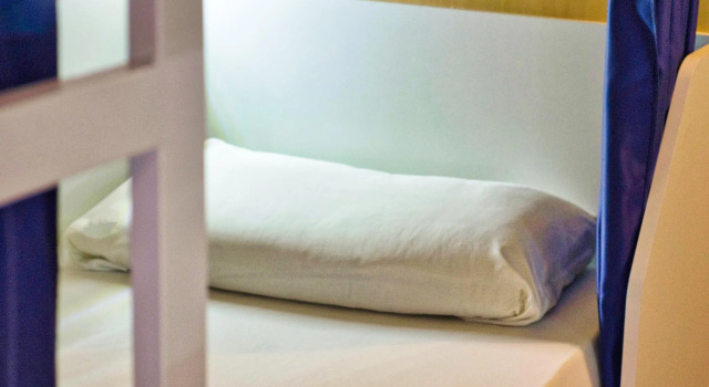 Кровать в общем номере Factory Hostels Barcelona