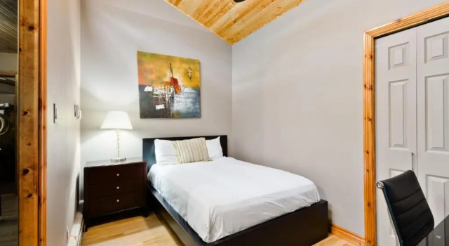 M Lofts, Забронировать Отель Отели Калгари 3 звезды, рядом с 7th Street C Train, 3*