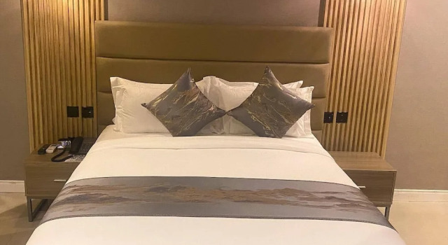 Номер Deluxe The Corniche Hotel