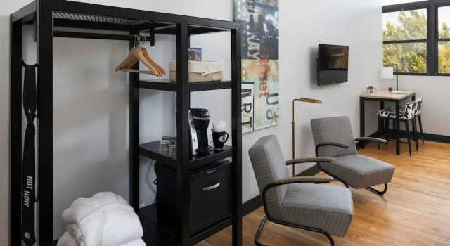 Четырёхместный номер Standard Hotel Grinnell, Ascend Hotel Collection