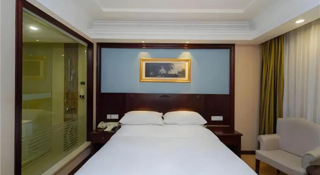 Vienna Hotel Shanghai Puong Jinqiao Park, Rezerwuj Hotel Hotele w Pudong z parkingiem, Parking