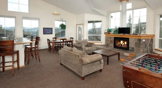 10 Mi to Keystone Slopes: Mtn-view Condo!, Rezerwuj Apartament Hotele w Vail Ski z parkingiem, Parking