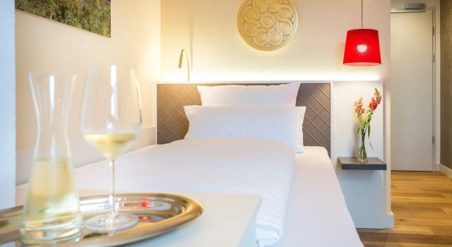 Одноместный номер Standard EMICH´S Hotel