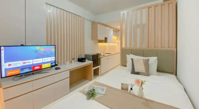Студия Deluxe Good Deal And Strategic Studio At Patraland Urbano Apartment