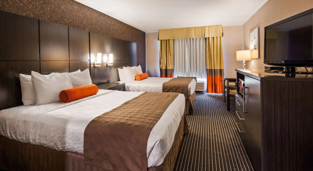 Четырёхместный номер Standard Best Western Plus Rama Inn & Suites
