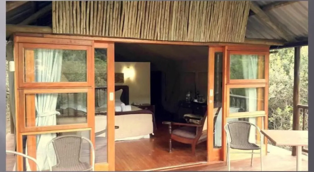 Тент с балконом Inkwenkwezi Private Game Reserve