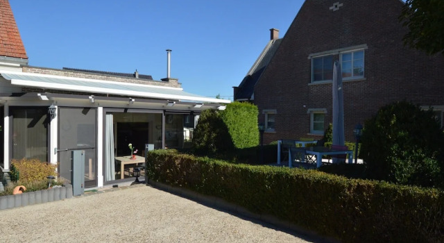 Lavish Villa in Tienen With Terrace & Garden, Varaa Villa Hotellit Brussels pysäköinnillä, Pysäköinti