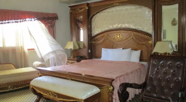 Suite Executive Imperial Royale Hotel