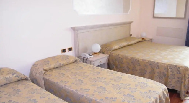 Четырёхместный номер Standard Hotel Villa Medici