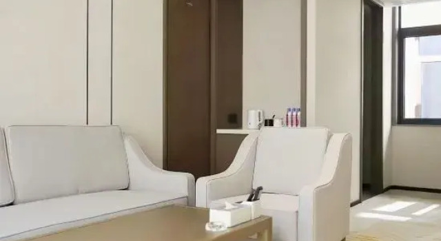 Люкс Qixia Mu's Manor Jinshe Hotel